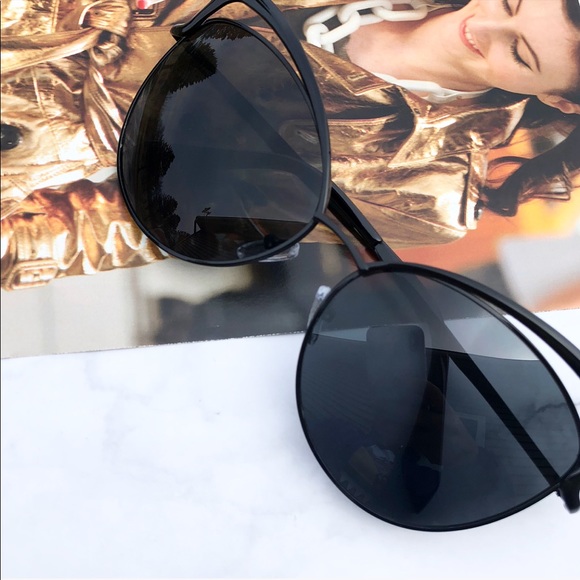 SOLD OUT || ANNA Black Cat-Eye Sunglasses - Picture 3 of 3